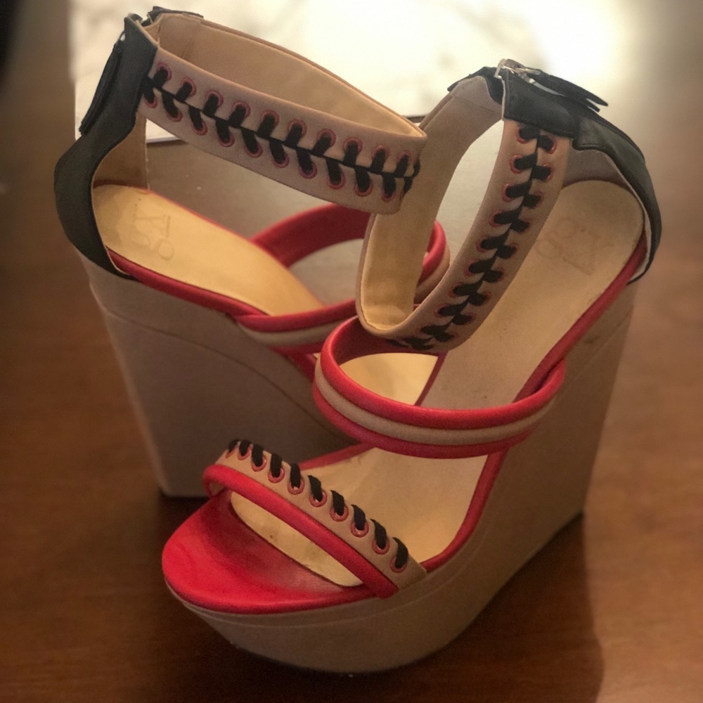 Women wedges